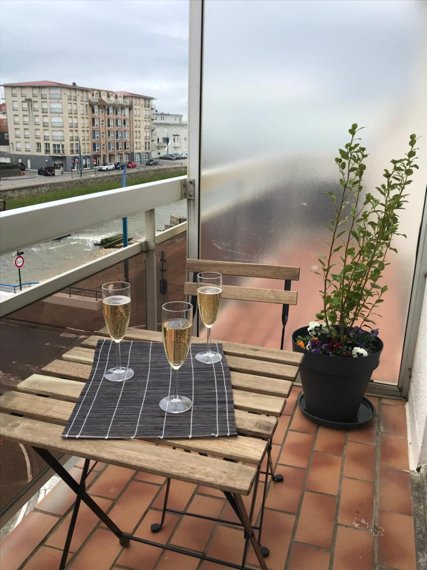 Une Jolie Vue - Appt 2 Pieces Vue Mer Balcon Sud Wimereux Exterior foto